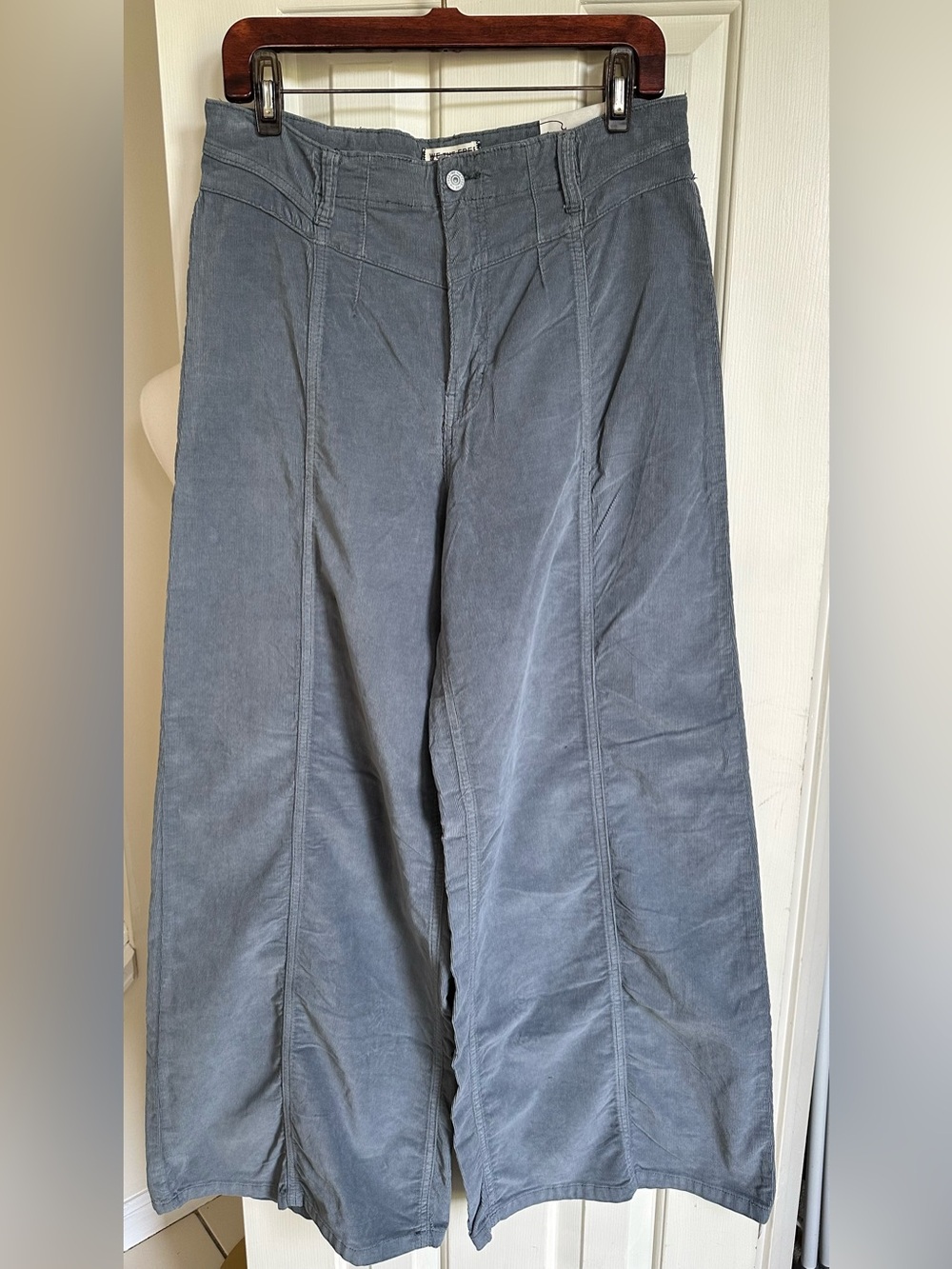 NWT We The Free Libre Wide Leg Cord Jeans- Size 32 - Picture 4 of 12